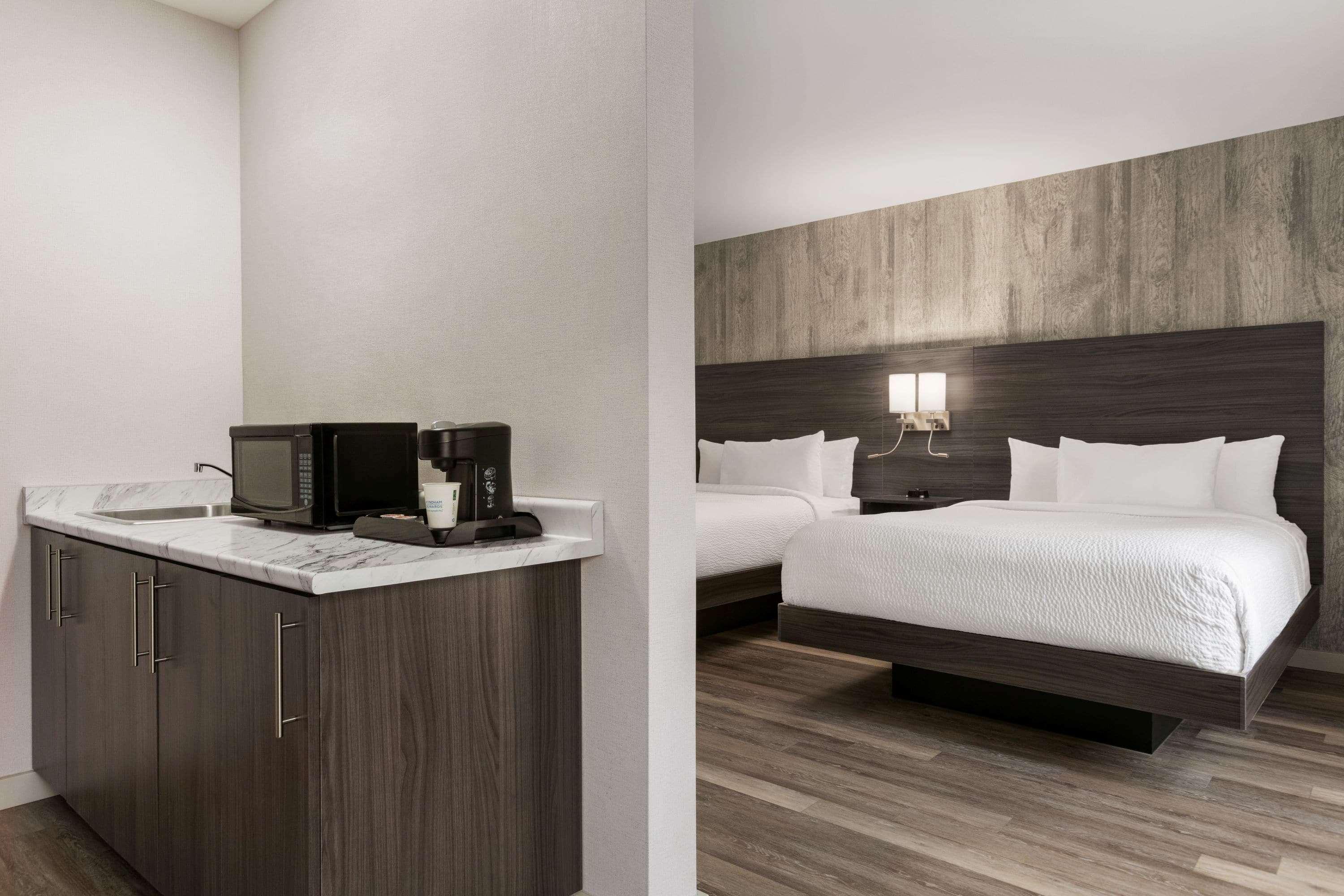 Days Inn By Wyndham Saint John Exteriör bild